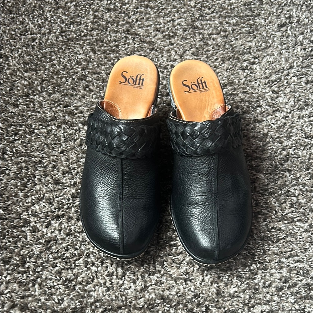 Women's Black Leather Mules